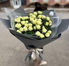 Букет Белые кустовые розы Солинеро в Покровском Ставропольского края