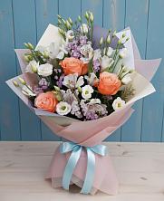 Букет цветов из:  Лизиантусы, Розы, Альстромерии и Гипсофила в Покровском Ставропольского края